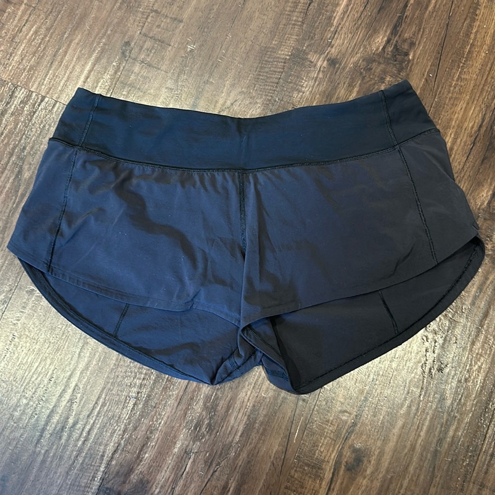 Lululemon speed up shorts, 2.5in low rise, size 8
